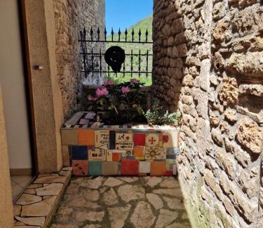 Saint-Rome-de-Tarn House | Gîte la maisonnette avec belle vue à St Rome de Tarn