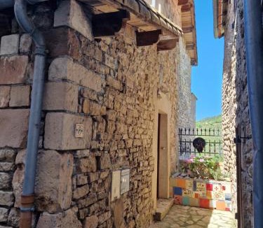Saint-Rome-de-Tarn House | Gîte la maisonnette avec belle vue à St Rome de Tarn