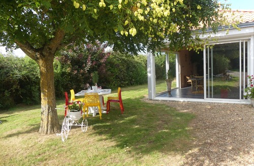 Brigne Villa | Gîte La pointe de diamant, Doué en Anjou. Pets welcome!