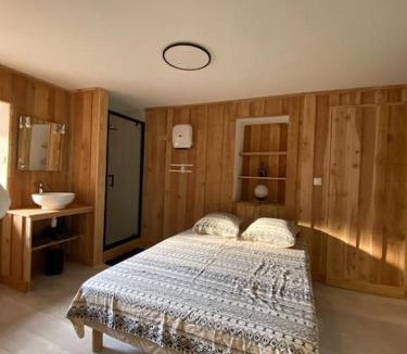 La Baume-Cornillane House | Gîte : La vieille bâtisse.