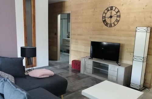 Saint-Point-Lac Apartment | Gîte lac Saint Point Avec Terrasse