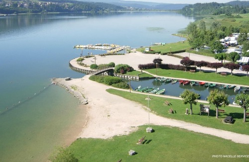 Saint-Point-Lac Apartment | Gîte lac Saint Point Avec Terrasse