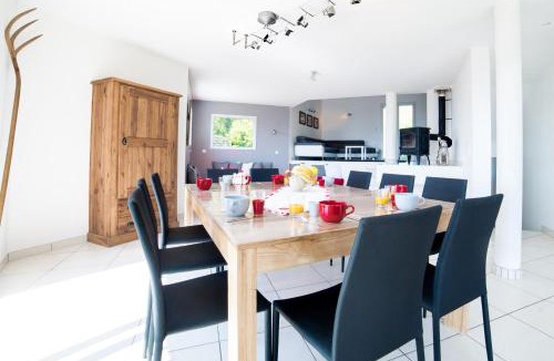 Pugny-Chatenod House | Gîte LaurieRaphael