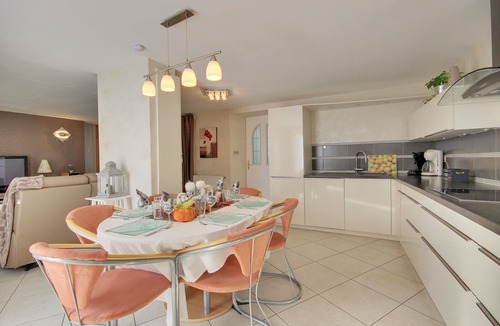 Saint-Nabor Cottage | Gîte le 1602 Three-star * sleeps 2 to 4, Private garden, Wifi