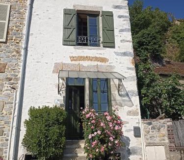Fresnay-sur-Sarthe House | Gîte Le Bourgneuf
