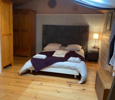 La Robine-sur-Galabre House | Gîte Le Cabanon
