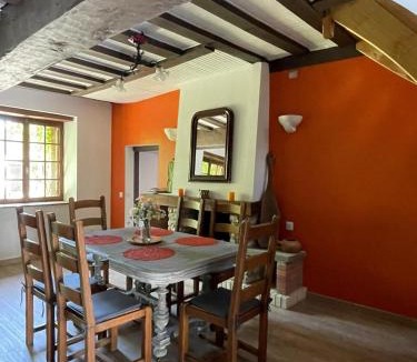 Prissac House | Gîte "Le Chatel" avec piscine