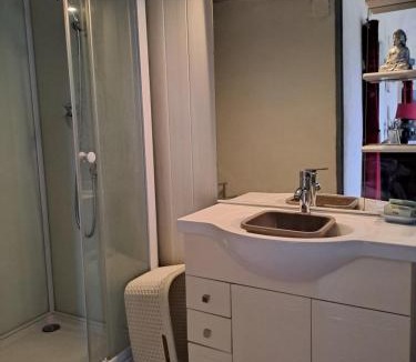 Sainte-Anne du Castellet House | Gîte " Le Clos de la Pinède "