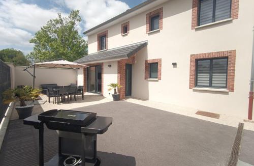 Moussy House | Gîte le Cubry