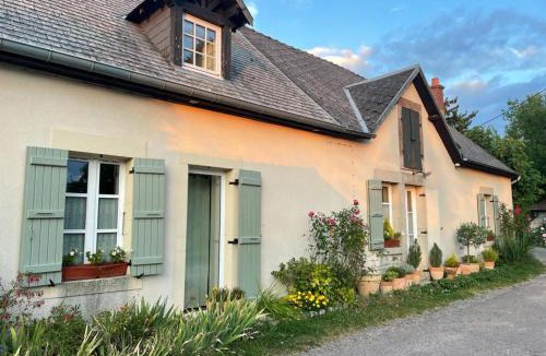 Marmagne Apartment | Gîte Le Domaine d Orphée