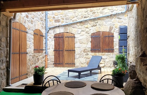 Colombier-le-Vieux House | Gîte le Doux Refuge