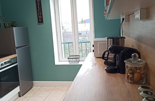 Belleville-sur-Meuse Apartment | Gîte LE FRANCAIS: meublé 3 étoiles, 2 chambres, GARAGE et JARDIN, CLIMATISATION