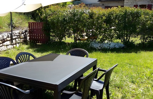 Sainte-Enimie House | Gîte "Le Vignou" in Ste-Enimie: Mountain View, Private Terrace & Wi-Fi
