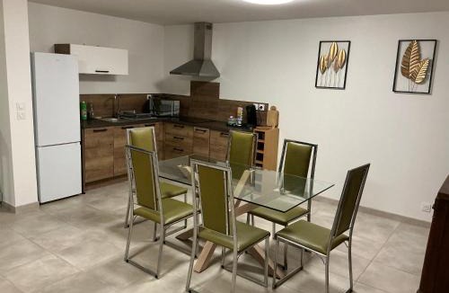 Saint-Julien-de-Peyrolas House | Gîte le kaki