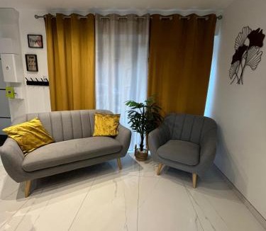 Saint-Ouen-La-Rouerie House | Gîte le Cordonnier