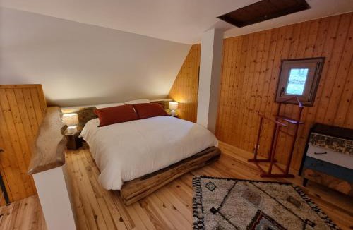 Saint-Pierre-de-Chartreuse House | gîte Le Maz'eau avec jacuzzi