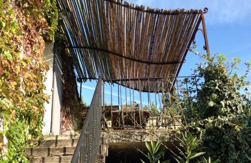 Chantemerle-les-Grignan Apartment | Gîte Le Gré