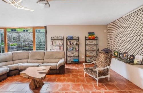 Montfaucon-en-Velay Apartment | Gîte Le Jardin Mirandou