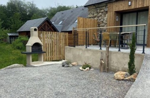 Aucun House | Gîte Le nid du moineau