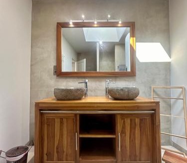 Fougeres-sur-Bievre House | gîte le nid