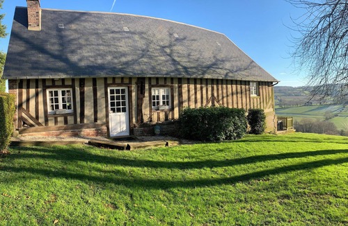 Vimoutiers Cottage | Gîte Le Normand (A magnificent view)