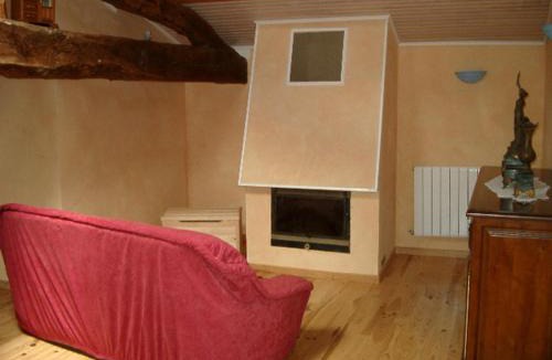 Sainte-Foy-Saint-Sulpice Apartment | Gîte Le Paradisier: Espace Intime pour 2, Animaux Acceptés, Terrasse - FR-1-496-47