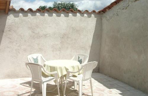 Sainte-Foy-Saint-Sulpice Apartment | Gîte Le Paradisier: Espace Intime pour 2, Animaux Acceptés, Terrasse - FR-1-496-47
