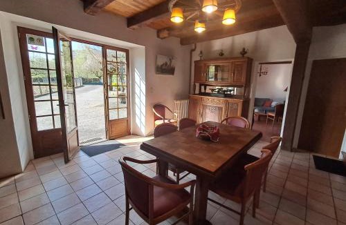 Monceaux-sur-Dordogne House | gîte Le Pressoir