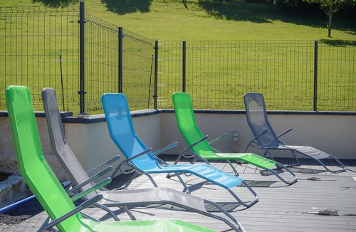 Favieres House | Gîte Le Répit with swimming pool