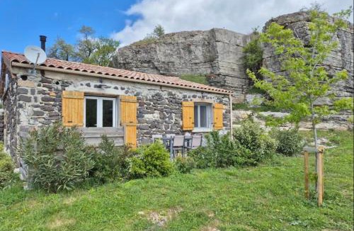 Saint-Priest Apartment | Gîte le rocher de Cheylus
