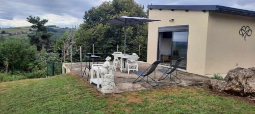 Chouvigny House | Gîte Le Rocher