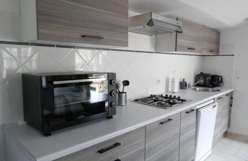 Courcon House | Gîte Le Romarin: Shared Pool, Communal Terrace & Wi-Fi in Courçon