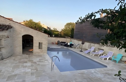 Courcon House | Gîte Le Romarin: Shared Pool, Communal Terrace & Wi-Fi in Courçon