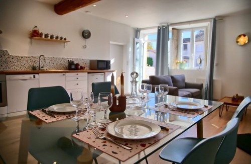 Mantoche Apartment | Gîte - Le Saule Rêveur