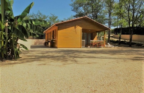 Auriac-du-Perigord Ski Chalet | Gîte les Acacias - lesgitesdeshautsdevialot.fr