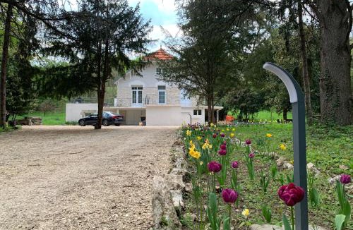 Blois House | Gîte « Les Basse des Grouets »