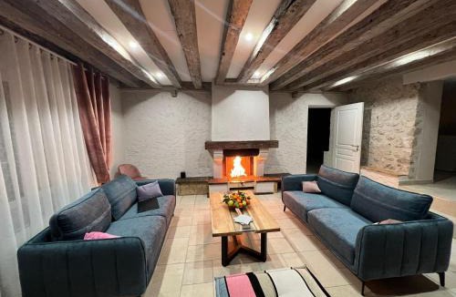 Blois House | Gîte « Les Basse des Grouets »