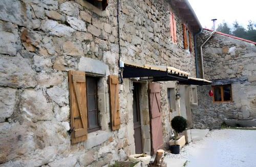 Saint-Julien-Labrousse House | Gîte Les Combes Claires