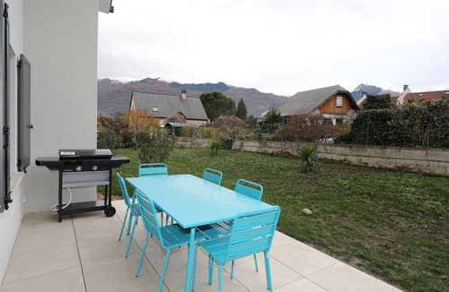 Argeles Gazost House | Gîte les Gentianes - Fleurs des Pyrénées
