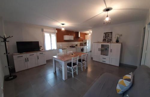 Frontenard House | Gîte Les Grands Prés