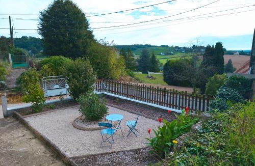Cravant-les-Coteaux House | Gîte les Huttières