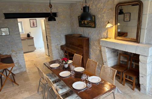 Cravant-les-Coteaux House | Gîte les Huttières