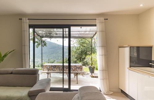 Vesseaux Apartment | Gîte les Monteils