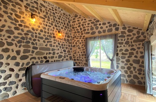 Arlempdes House | Gîte Les Perles Vertes