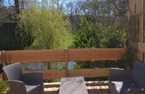 Le Vieil-Bauge House | Gîte les pieds dans l'eau