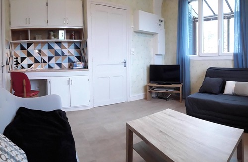 Orcival House | Gîte Les Planchettes