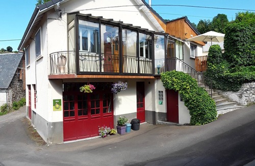 Orcival House | Gîte Les Planchettes