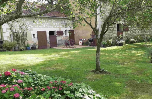 Ligueil House | Gîte Les Rimbaudières à Ligueil - 6 Personnes Maximum