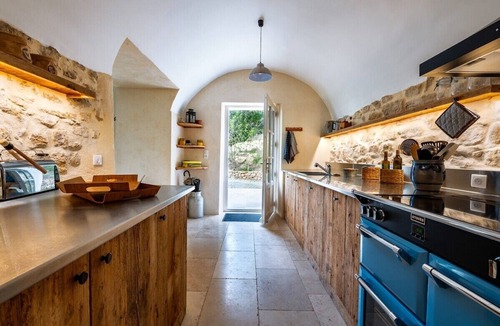 Sarrians Cottage | Gîte les Tours in Sarrians - Castle in Provence