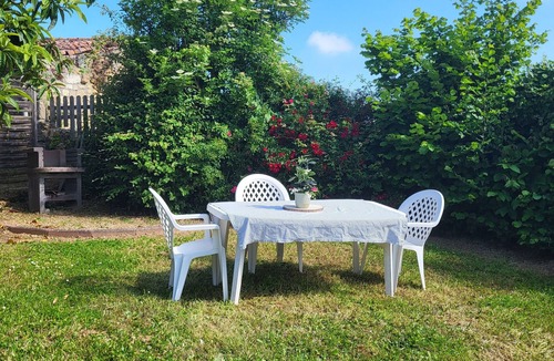 Doue-en-Anjou House | Gîte Les Vignes sleeps 6